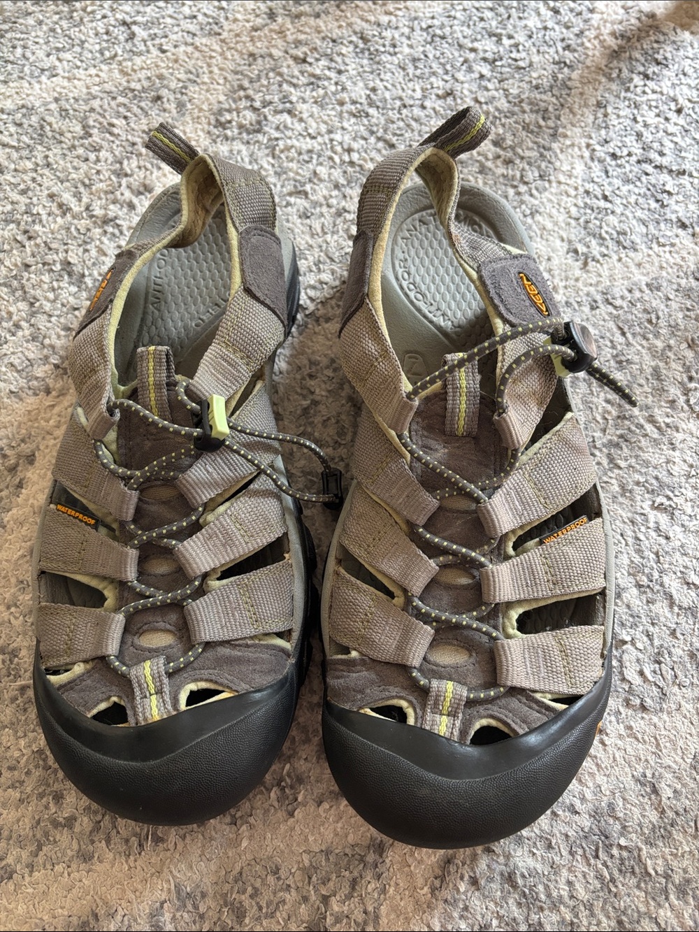 Keen Womens Gray and green tone Closed-Toe Water Shoes